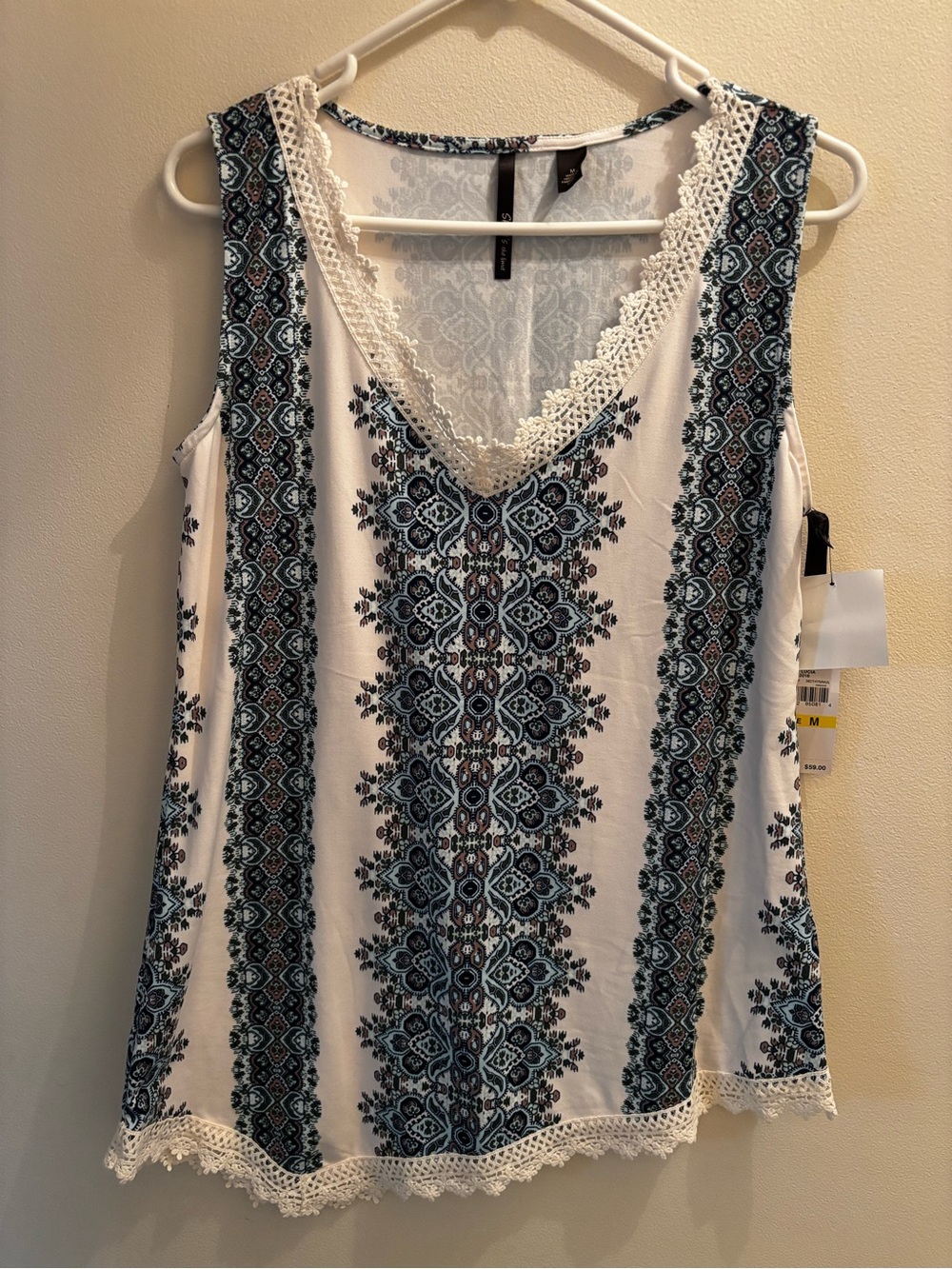 Nwt! Skyes the Limit Tank woman’s medium